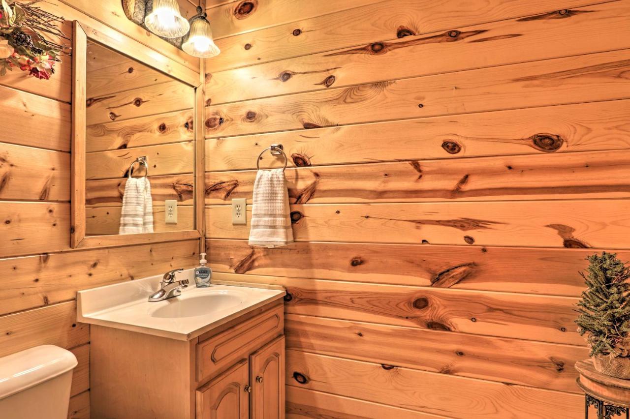 Pigeon Forge Cabin With Games, 1 Mi To Parkway! 外观 照片